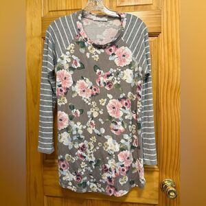 Chris & Carol size S Floral Long Sleeve Top